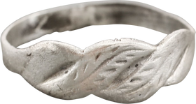 MEDIEVAL EUROPEAN HANDSHAKE RING C.1400-1600, SIZE  7 ¼