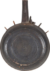 A GERMAN MUSKETEER’S POWDER FLASK, C.1600 - Fagan Arms