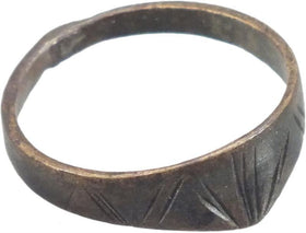 EXTRAORDINARY SARACEN ARCHER'S THUMB RING MADE FOR A CHILD 12th-13th CENTURY SIZE 3 ½