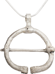 VIKING PROTECTIVE BROOCH C.900-1000 AD - Fagan Arms
