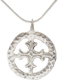 FINE CRUSADER'S CROSS PENDANT NECKLACE, 11TH-13TH CENTURY