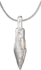 GREEK ARROWHEAD PENDANT NECKLACE, 300-100 BC