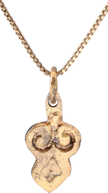 FINE VIKING HEART NECKLACE, C.900-1050 AD