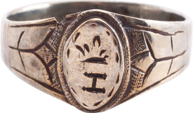 LATE MEDIEVAL MAN'S SILVER FASHION RING, SIZE 11 ¼