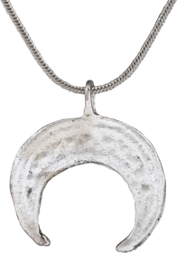 FINE VIKING LUNAR PENDANT NECKLACE, 10TH-11TH CENTURY AD