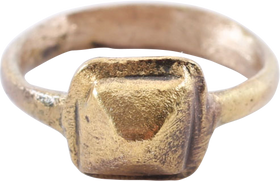 FINE ROMAN PROSTITUTE'S RING, C.100-300 AD, SIZE 3