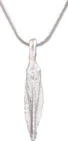 HELLENISTIC GREEK ARROWHEAD PENDANT NECKLACE, 300 - 100 BC