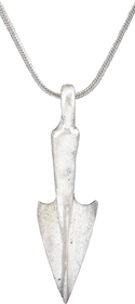 PARTHIAN BRONZE ARROWHEAD PENDANT NECKLACE, 247 BC-224 AD