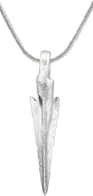 FINE ROMAN ARROWHEAD PENDANT NECKLACE, 100 BC-100 AD