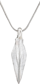 FINE GREEK ARROWHEAD PENDANT NECKLACE, C. 8th-3rd CENTURY BC