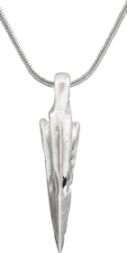 FINE ROMAN ARROWHEAD PENDANT NECKLACE, 100 BC-100 AD