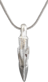 HELLENISTIC GREEK ARROWHEAD PENDANT NECKLACE, 300 - 100 BC