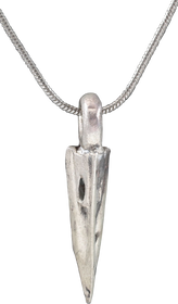 HELLENISTIC GREEK ARROWHEAD PENDANT NECKLACE, 300 - 100 BC