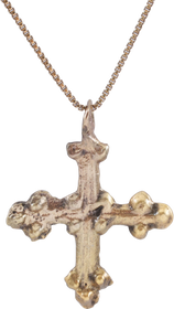 FINE EARLY EUROPEAN CHRISTIAN CONVERT’S CROSS NECKLACE, 9TH-11TH CENTURY AD