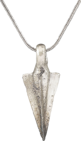 PARTHIAN BRONZE ARROWHEAD PENDANT NECKLACE, 247 BC-224 AD