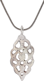 ROMAN WOMAN’S PENDANT NECKLACE 1ST-3RD CENTURY AD