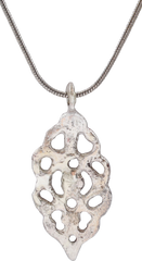 ROMAN WOMAN’S PENDANT NECKLACE 1ST-3RD CENTURY AD - Fagan Arms