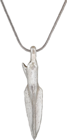 ASSYRIAN BRONZE ARROWHEAD PENDANT NECKLACE, 750-612 BC
