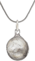 ANCIENT ROMAN “SHELL” PENDANT NECKLACE, C.100-350 AD - Fagan Arms