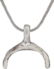 VIKING LUNAR PENDANT NECKLACE, C.900-1000 AD - Fagan Arms