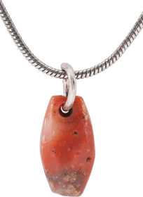 PRECOLUMBIAN STONE PENDANT NECKLACE, C.500-1600 AD