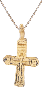 FINE EASTERN EUROPEAN CROSS NECKLACE, 16TH-17TH CENTURY