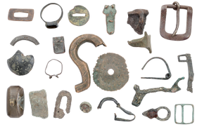 MIXED ANCIENT, MEDIEVAL AND LATER BRONZE ARTIFACTS