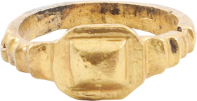 FINE ROMAN PROSTITUTE'S RING, C.100-300 AD, SIZE 3 ½