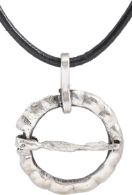 FINE VIKING PROTECTIVE BROOCH NECKLACE, 10TH CENTURY AD