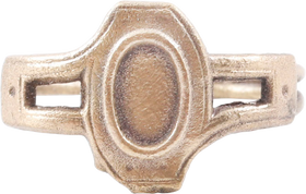 EUROPEAN LADY’S FASHION RING C.1700-1800, SIZE 6 ¾