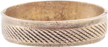 FINE VIKING WEDDING RING, SIZE 8