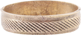 FINE VIKING WEDDING RING, SIZE 8