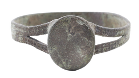 COLONIAL AMERICAN LADY’S RING C.1750. SIZE 6 ¾