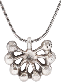 FINE AND RARE ROMAN MYSTICAL PENDANT NECKLACE, C.100-350 AD