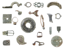 MIXED ANCIENT, MEDIEVAL AND LATER BRONZE ARTIFACTS