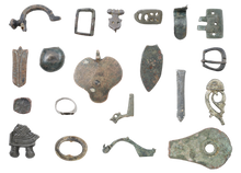 MIXED ANCIENT, MEDIEVAL AND LATER BRONZE ARTIFACTS
