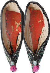 FINE CHINESE LADY’S SHOES FOR BOUND FEET (FOOT BINDING), 19TH-EARLY 20TH CENTURY - Fagan Arms