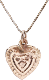 FINE VIKING HEART PENDANT NECKLACE, 11TH CENTURY