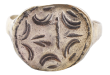 ROMAN RING 2ND-3RD CENTURY AD, ZOROASTERIAN FIRE ALTAR, SIZE 11 ¼