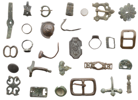 MIXED ANCIENT, MEDIEVAL AND LATER BRONZE ARTIFACTS