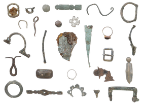 MIXED ANCIENT, MEDIEVAL AND LATER BRONZE ARTIFACTS