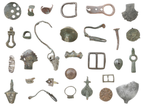 MIXED ANCIENT, MEDIEVAL AND LATER BRONZE ARTIFACTS
