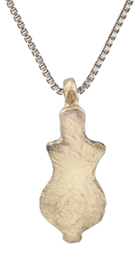 18TH CENTURY ENGLISH WOMAN’S PENDANT NECKLACE