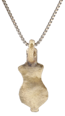 18TH CENTURY ENGLISH WOMAN’S PENDANT NECKLACE - Fagan Arms