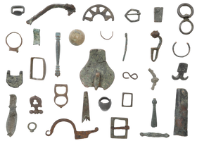 MIXED ANCIENT, MEDIEVAL AND LATER BRONZE ARTIFACTS