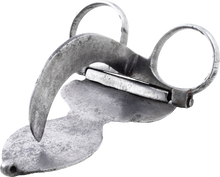 A RARE TO UNIQUE SINGLE CLAW BAGH NAKH ASSASSIN'S WEAPON