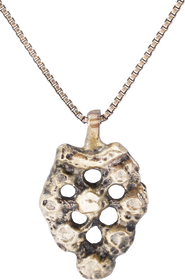 SCANDINAVIAN WOMAN'S PENDANT NECKLACE, C.1300-1600