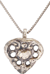 18TH CENTURY SCANDINAVIAN LADY'S PENDANT NECKLACE