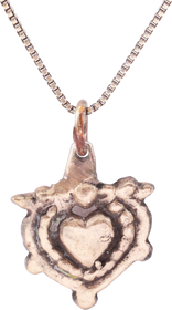 FINE VIKING HEART PENDANT NECKLACE, 900-1000 AD