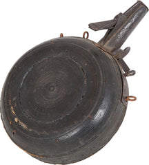 A GERMAN MUSKETEER’S POWDER FLASK, C.1600 - Fagan Arms